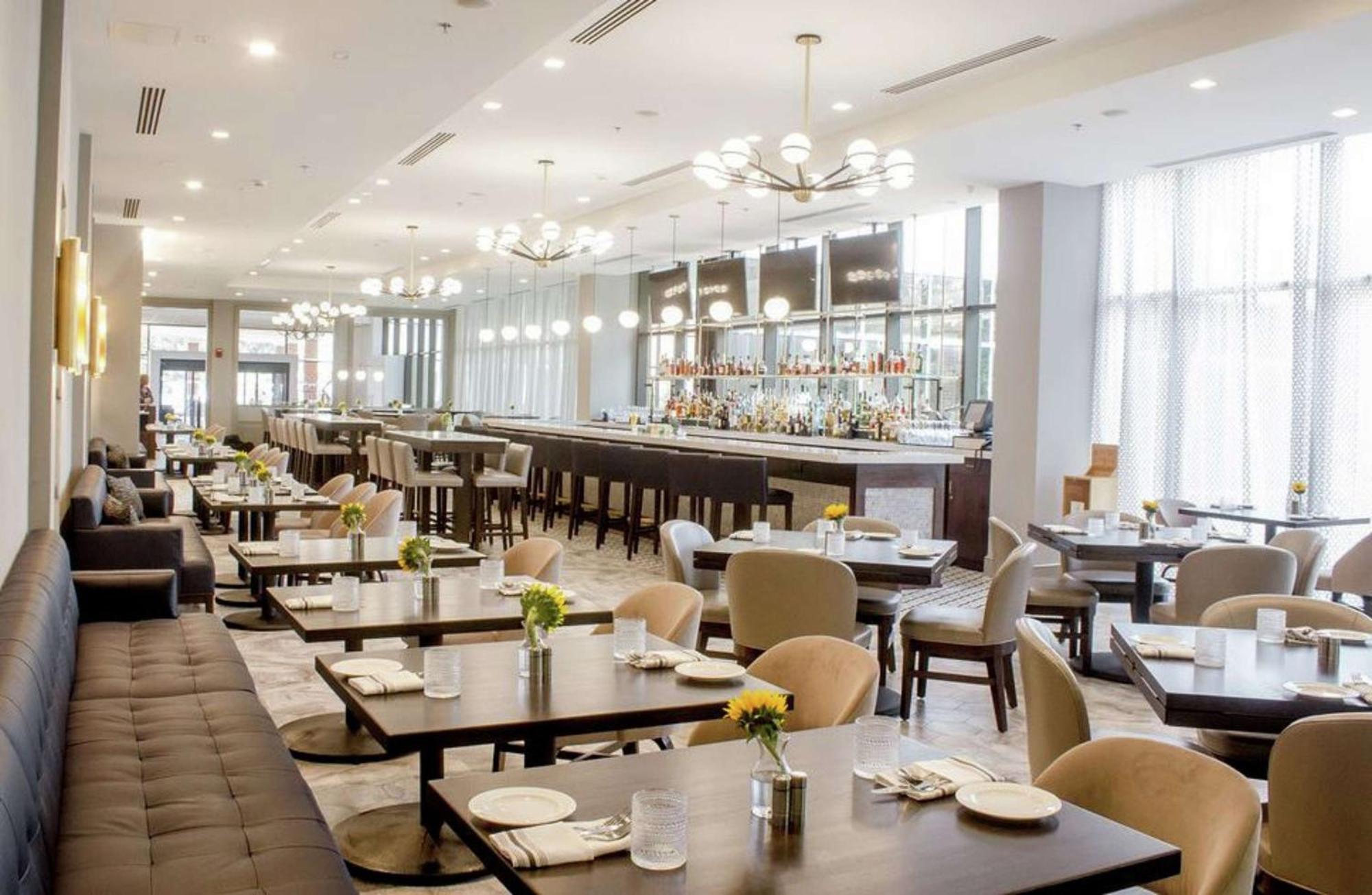 Doubletree By Hilton Шарлотсвил Екстериор снимка