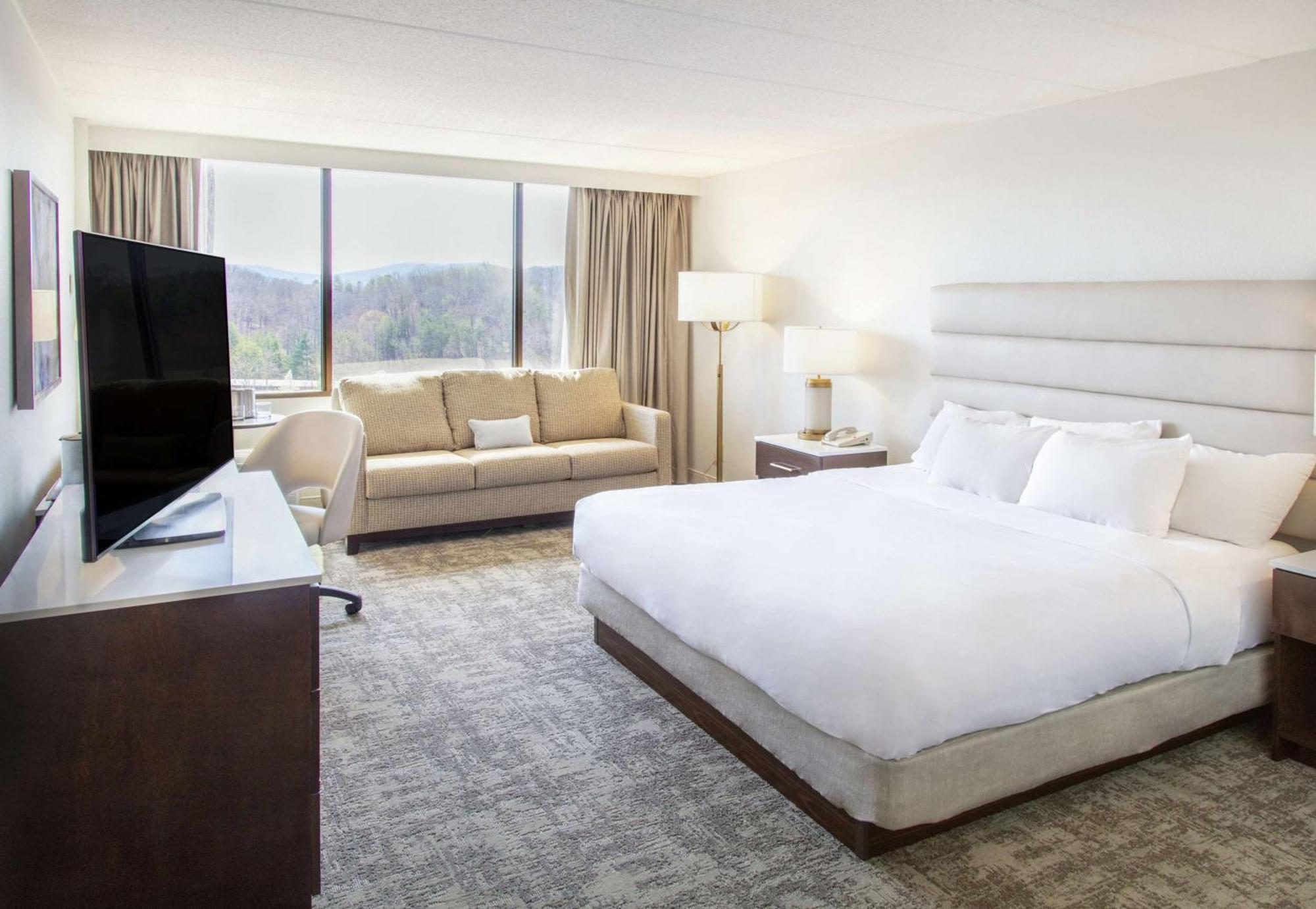Doubletree By Hilton Шарлотсвил Екстериор снимка