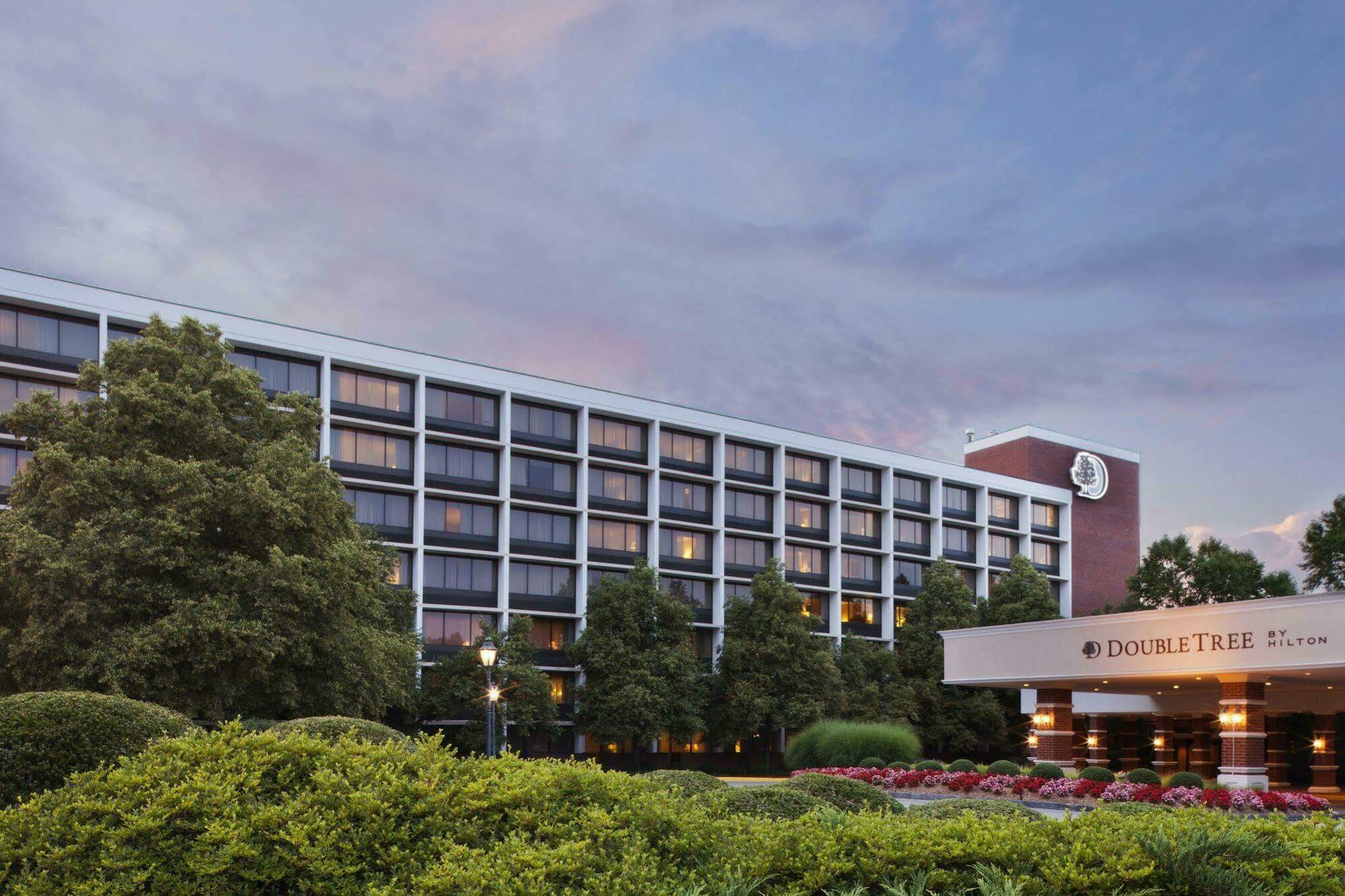 Doubletree By Hilton Шарлотсвил Екстериор снимка